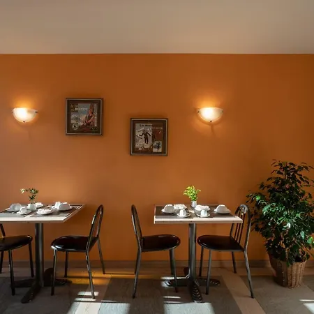 Marzia Lounge Гостьовий будинок Борміо