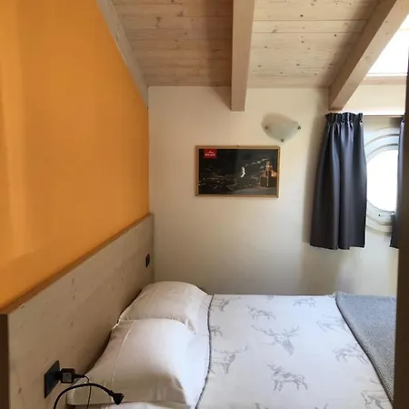 Marzia Lounge
