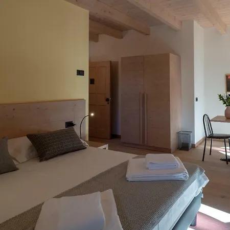 Marzia Lounge